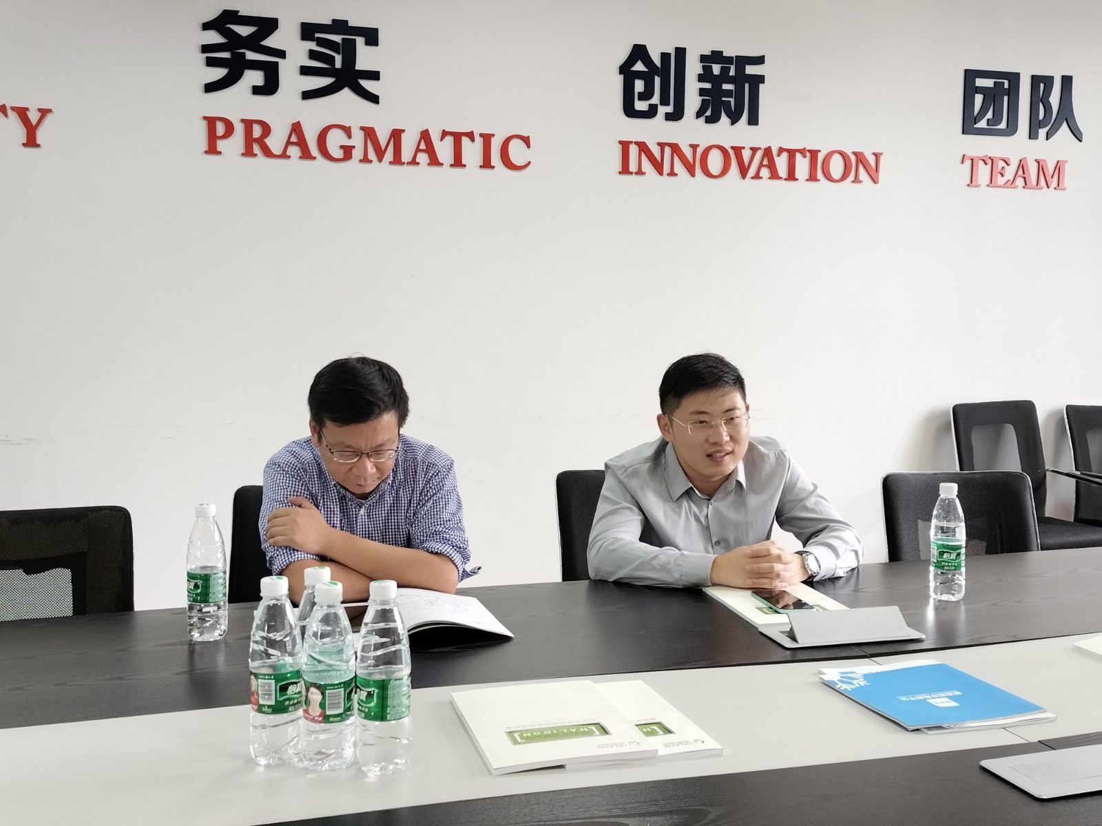 镇江市丹徒区总工会向导莅临hjc888黄金城指导企业工会组建事情